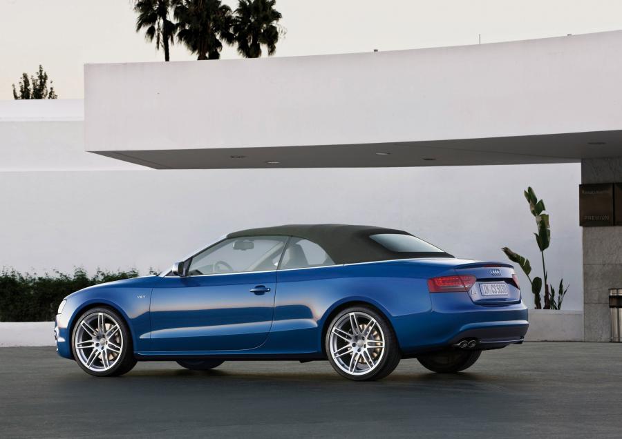  Audi S5 Cabriolet 2009 года  (фото 12 из 56)